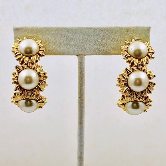 KARL LAGERFELD VintagePearl Flower Hoop Earrings